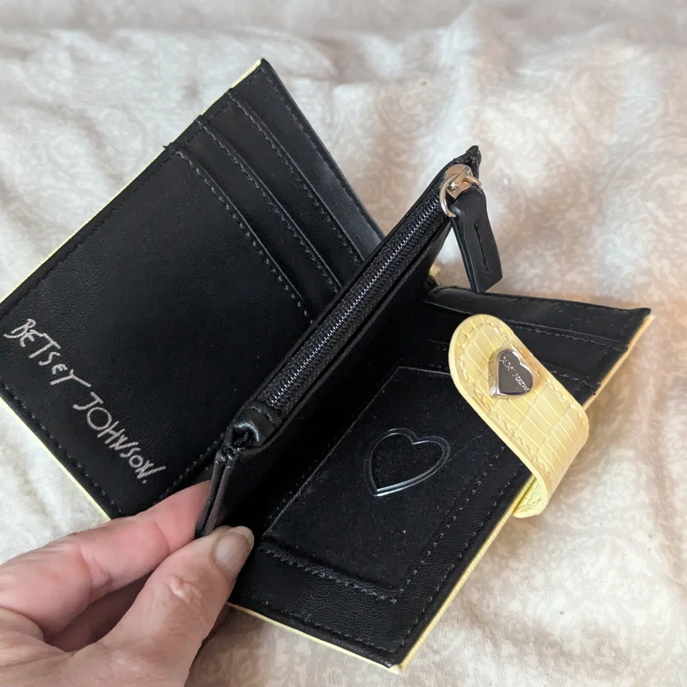 Betsey Johnson Card Wallet on Clip - butter yellow 💛 reptile print NWOT